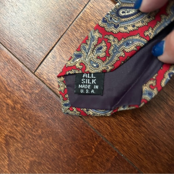 Jonathan Lake 100% Silk Classic Paisley Men's Tie in Red and Blue, NWOT - Picture 7 of 8